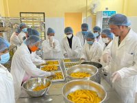 Sample preparation before drying - soaking in a solution of sugar and citric acid.